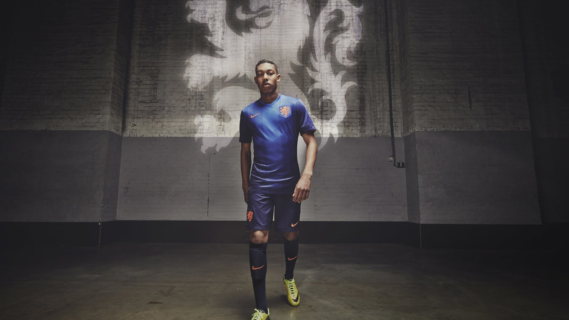 九游app官网下载-斯威客胜建业，中超冲顶状态火爆，斯威足球队队员简介