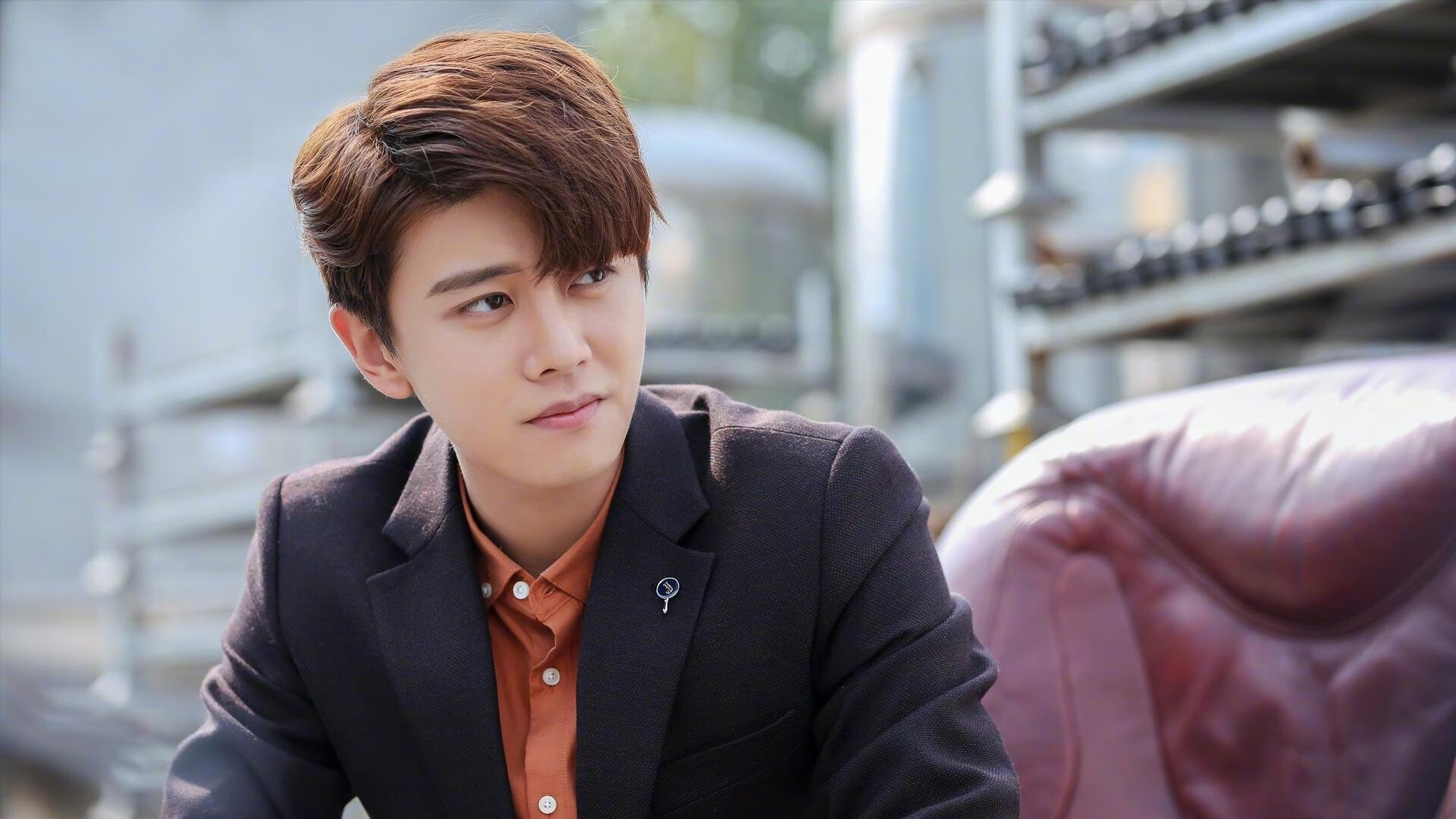 九游app官网下载-球场下雪太大，瑞士球员主动帮裁判扫线，瑞士球赛