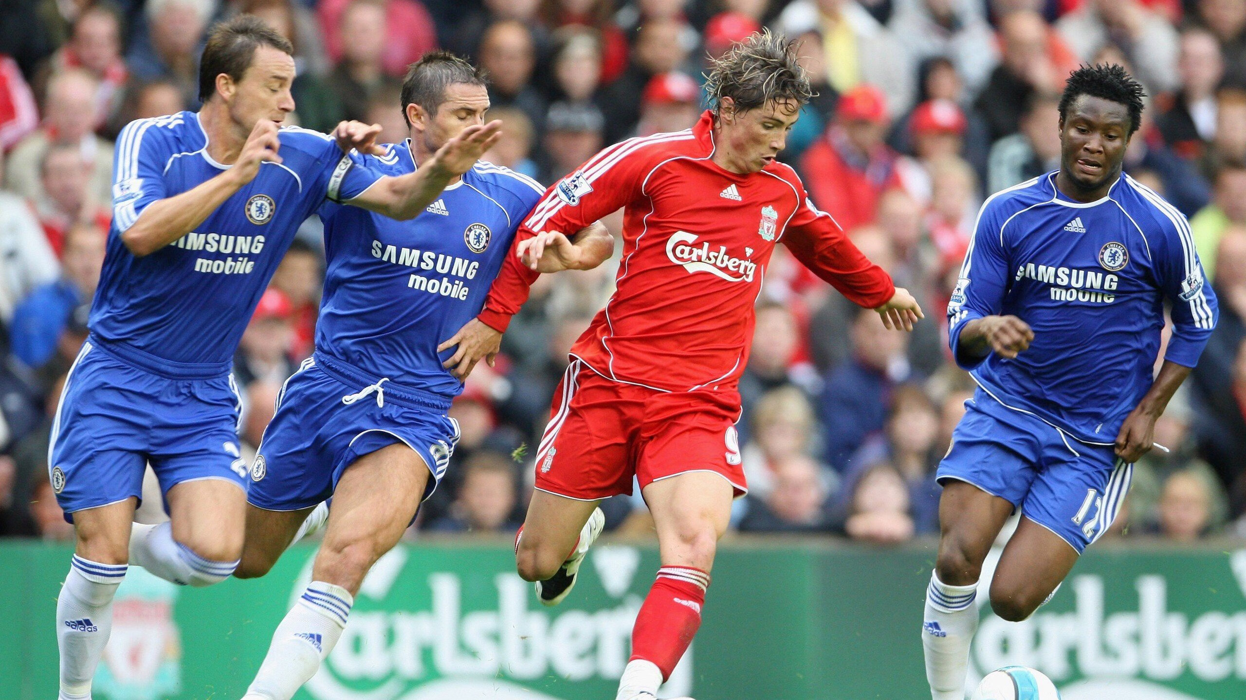 Jiuyou-足球赛场精彩绝伦，比赛结果扣人心弦，足球赛场上精彩的瞬间句子