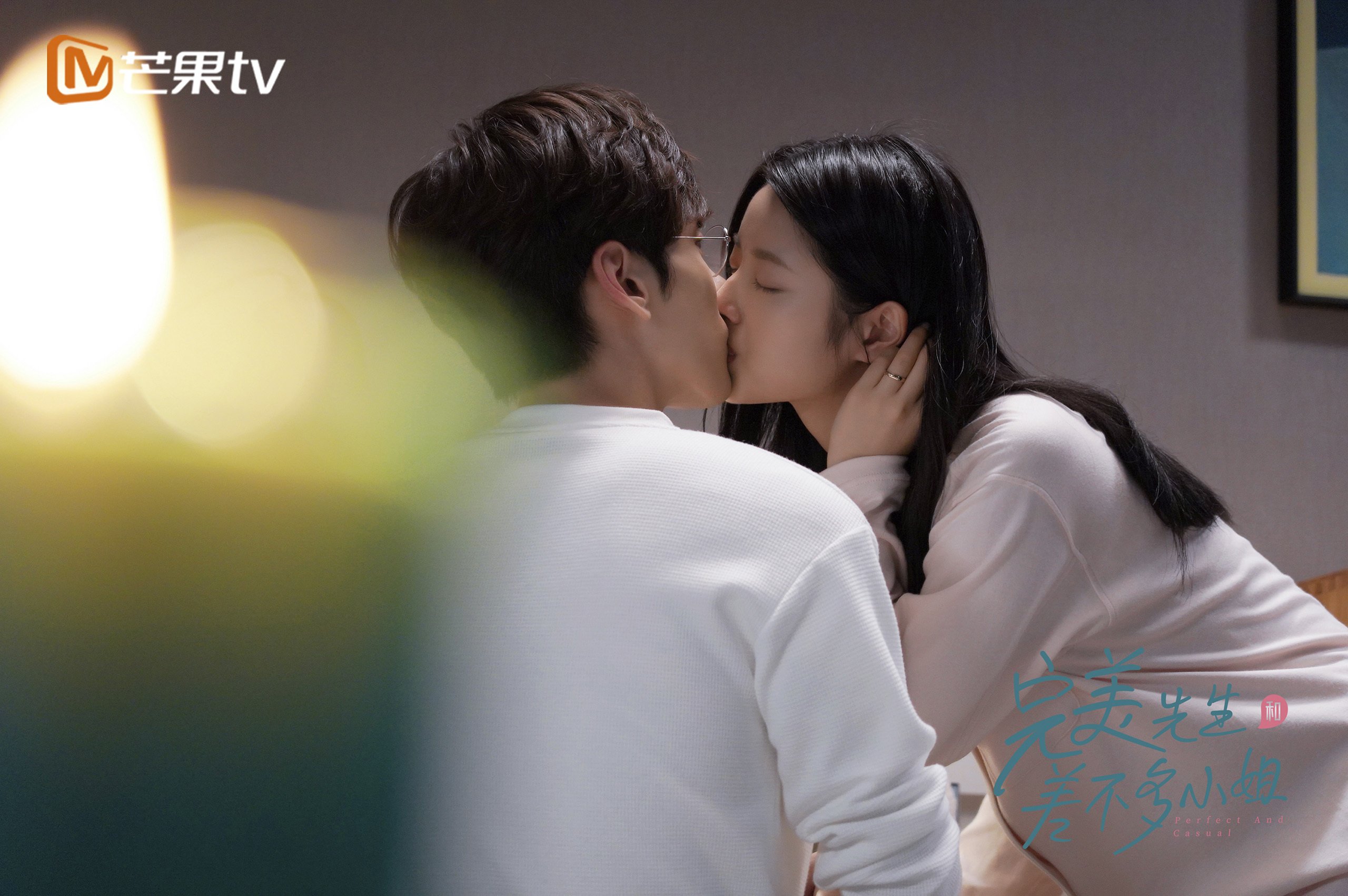 九游官网pc-“举重选手挑战极限重量，高新体育中心赛场掀起运动高潮”