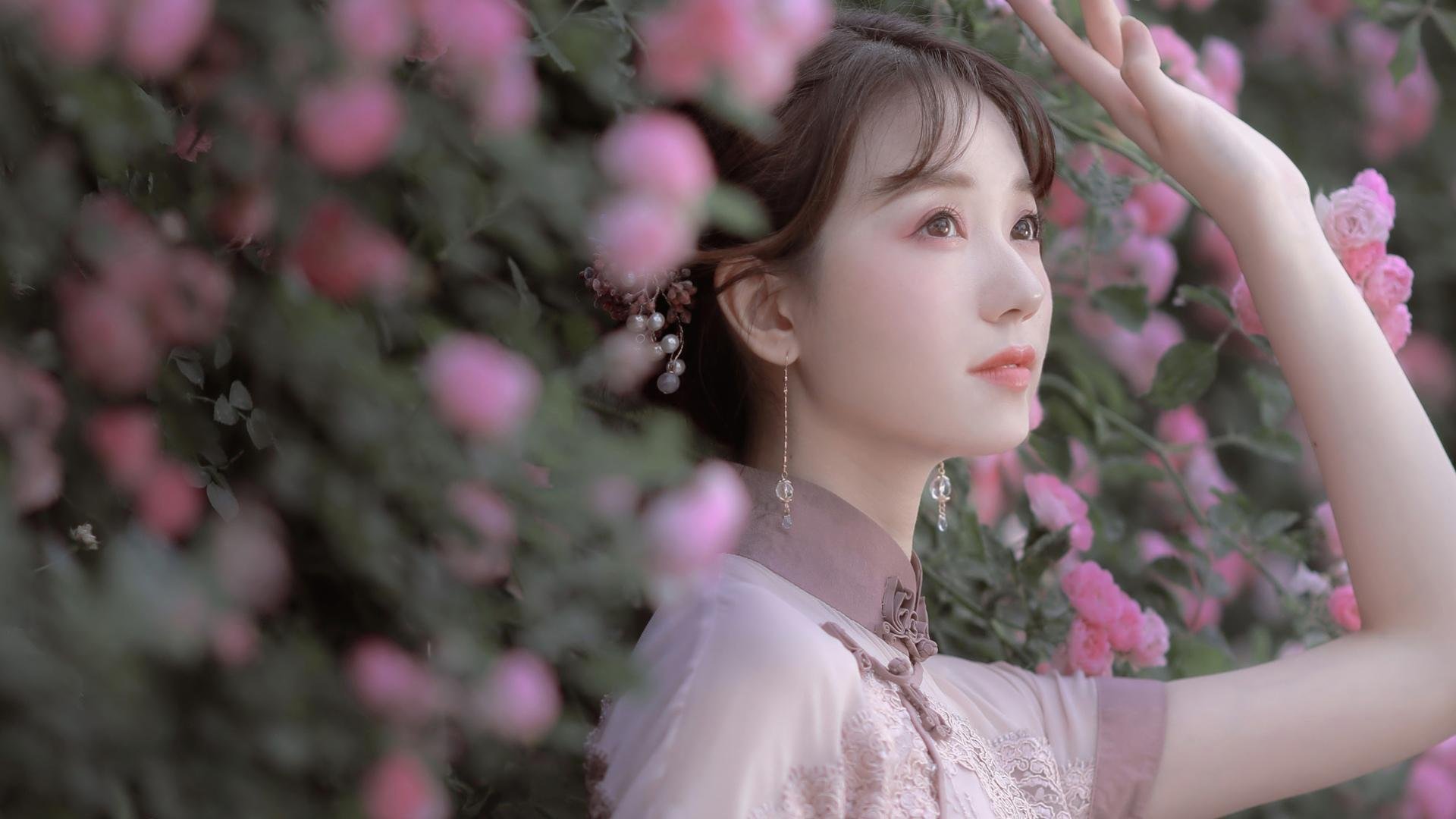 九游下载安装-查默斯赛场表现赢得观众喝彩，查莫斯游泳